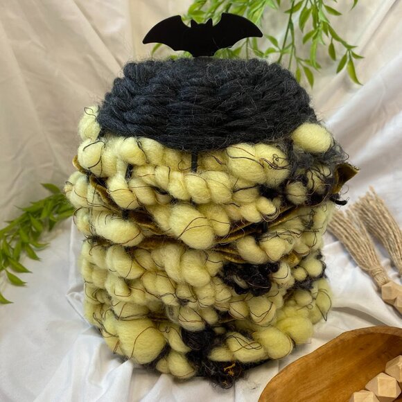 Handwoven Bat Cage Candle Display Decor - Picture 3 of 4